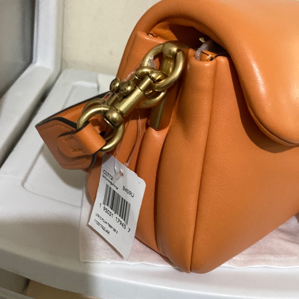 Coach Tabby 26 shoulder bag in Candied pillow leather - Picture 9 of 16